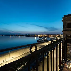 Duomo Seaside Deluxe By Ortigia Apartment